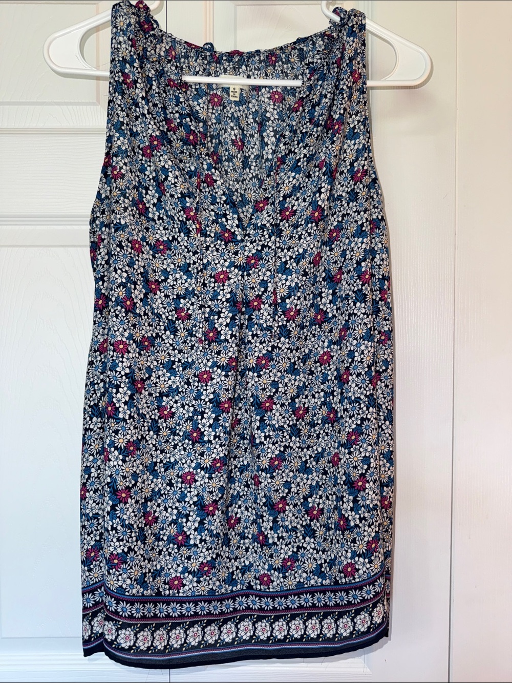 Max Studio Blue Floral Print Top with Magenta & White Accents Sz Small